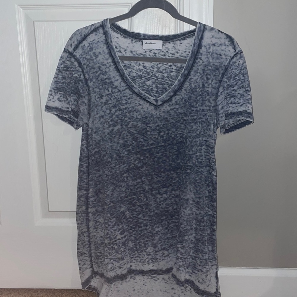 Small allen allen blue T-shirt!